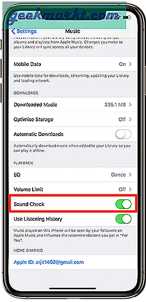 Có một cài đặt ẩn trong ứng dụng Âm nhạc được gọi là 'Kiểm tra âm thanh' cho phép bạn sử dụng toàn bộ sức mạnh của loa iPhone, EarPods, AirPods hoặc thậm chí là loa Bluetooth.